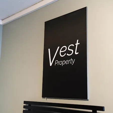 - Private Rooms, Shared Facilities Aparthotel Haugesund