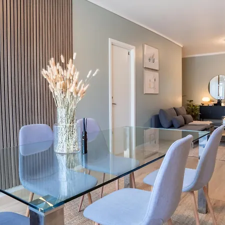 - Private Rooms, Shared Facilities Апарт-отель *