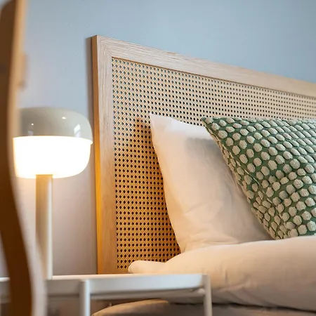 Aparthotel - Private Rooms, Shared Facilities *