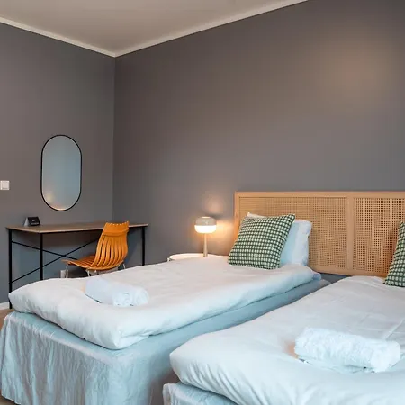 - Private Rooms, Shared Facilities Хёугесунн