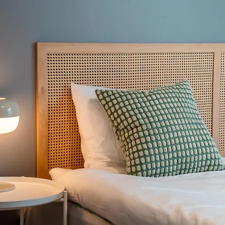 - Private Rooms, Shared Facilities Aparthotel