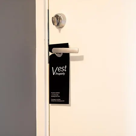 - Private Rooms, Shared Facilities * Хёугесунн