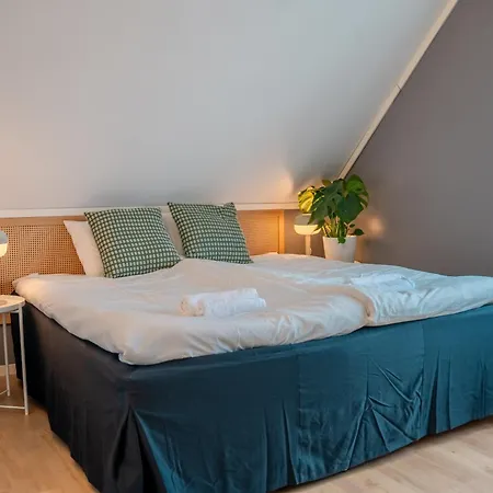 - Private Rooms, Shared Facilities ハウゲスン