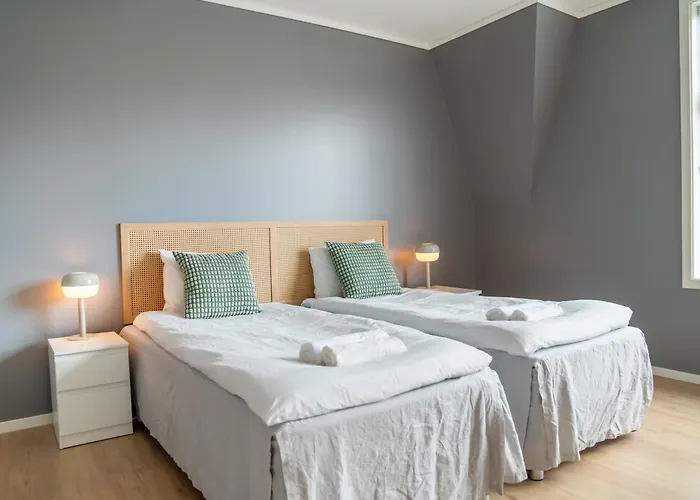 - Private Rooms, Shared Facilities Hotel apartamentowy