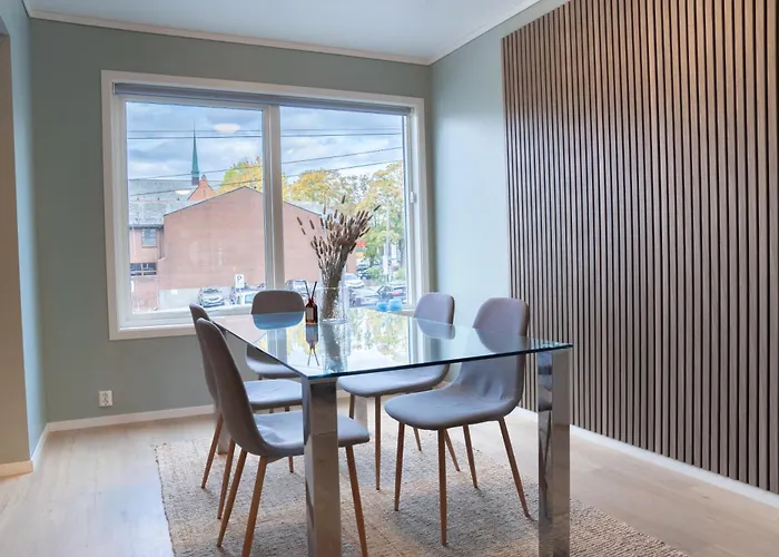 Hotel apartamentowy - Private Rooms, Shared Facilities Haugesund