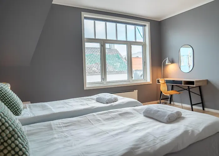 - Private Rooms, Shared Facilities