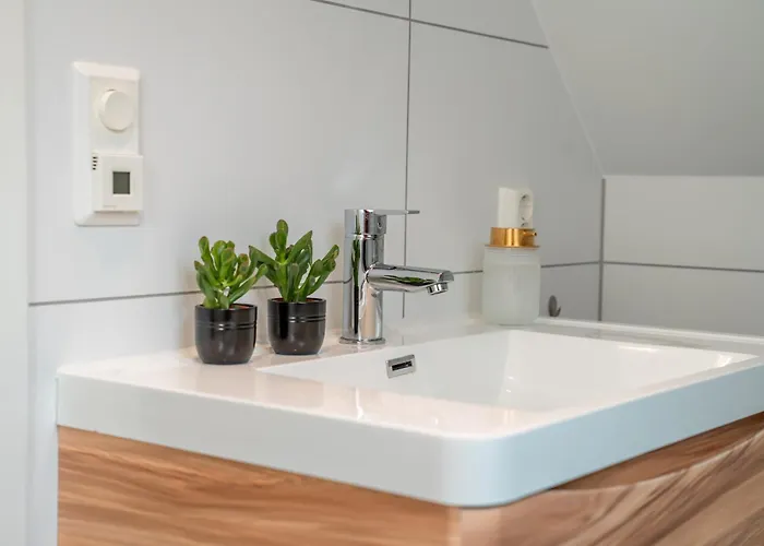 Hotel apartamentowy - Private Rooms, Shared Facilities *